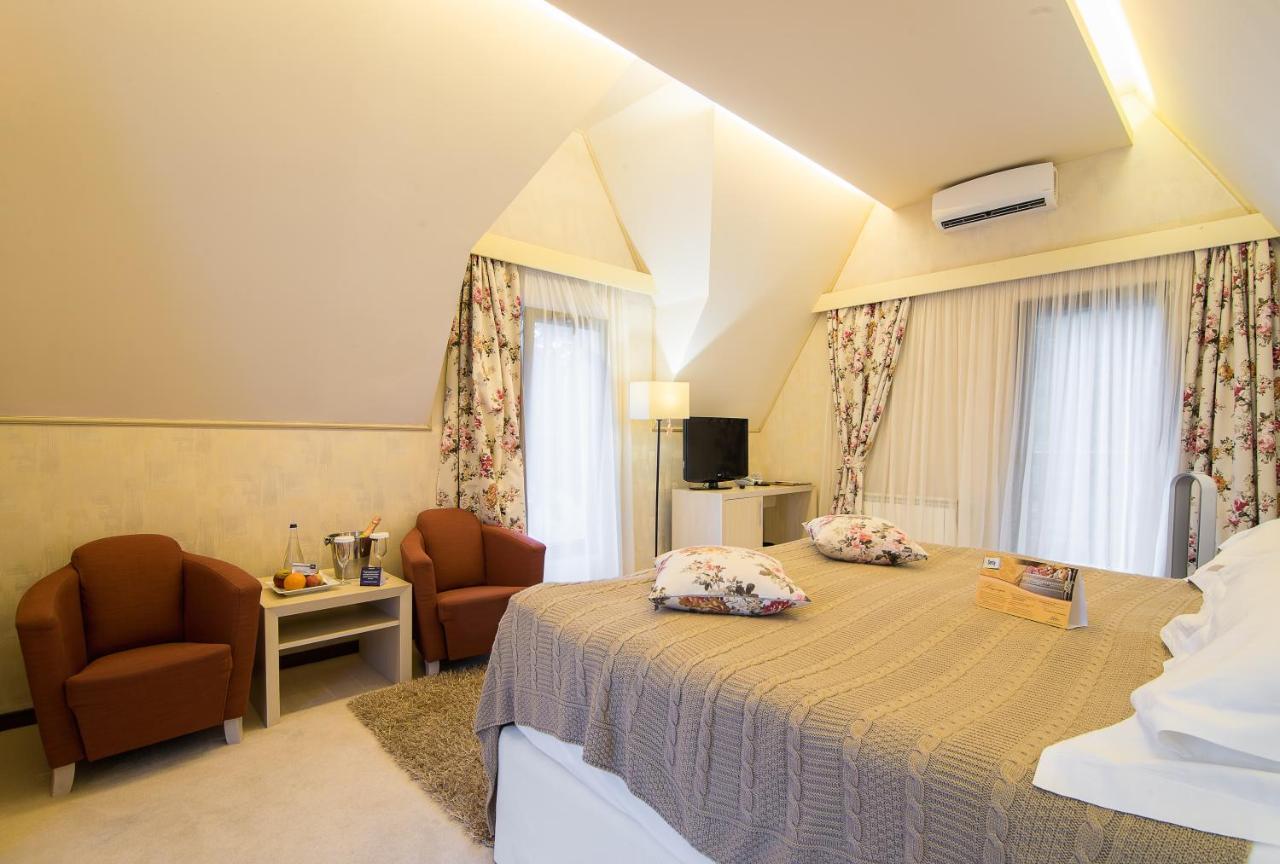 Ioana Boutique Hotel Sinaia Exterior foto